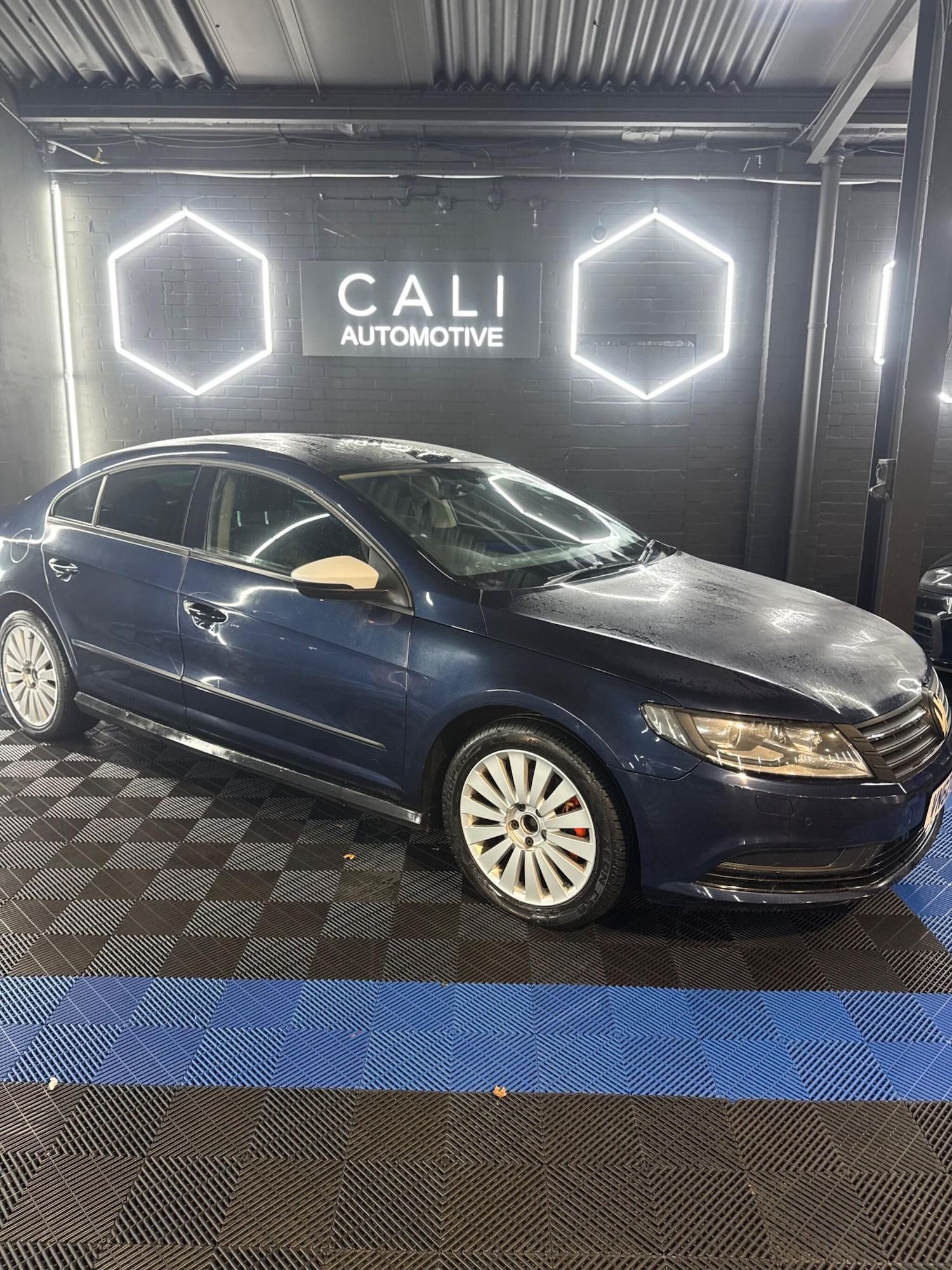 Used Volkswagen CC 2013 for sale - 76866466: Photo 2