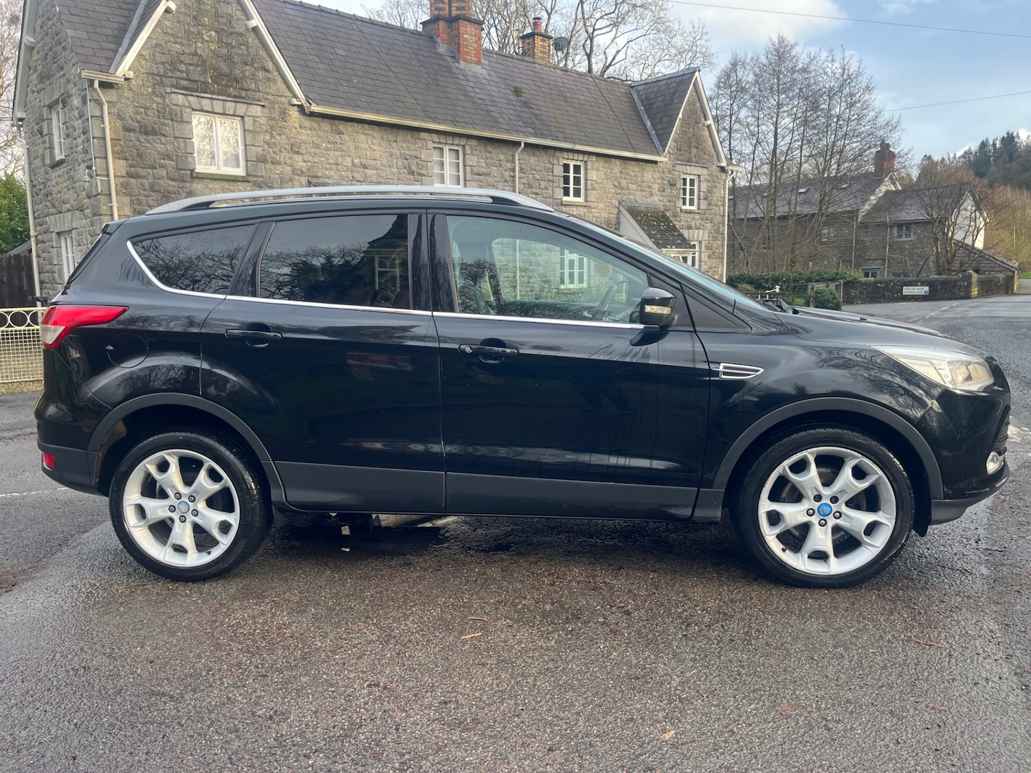 Used Ford Kuga 2015 for sale - 77543765: Photo 2