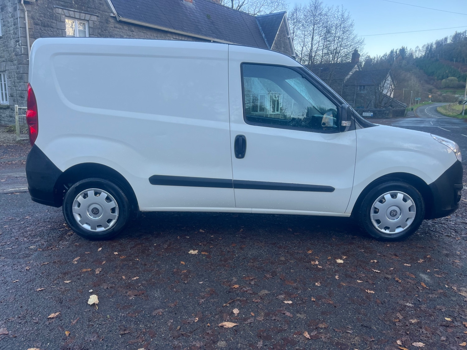 Used Vauxhall Combo 2018 for sale - 76627362: Photo 2