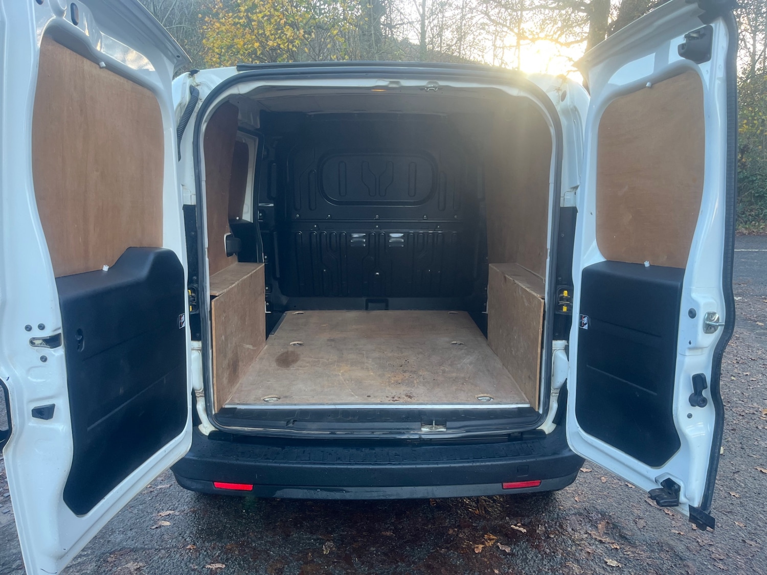 Used Vauxhall Combo 2018 for sale - 76627362: Photo 8