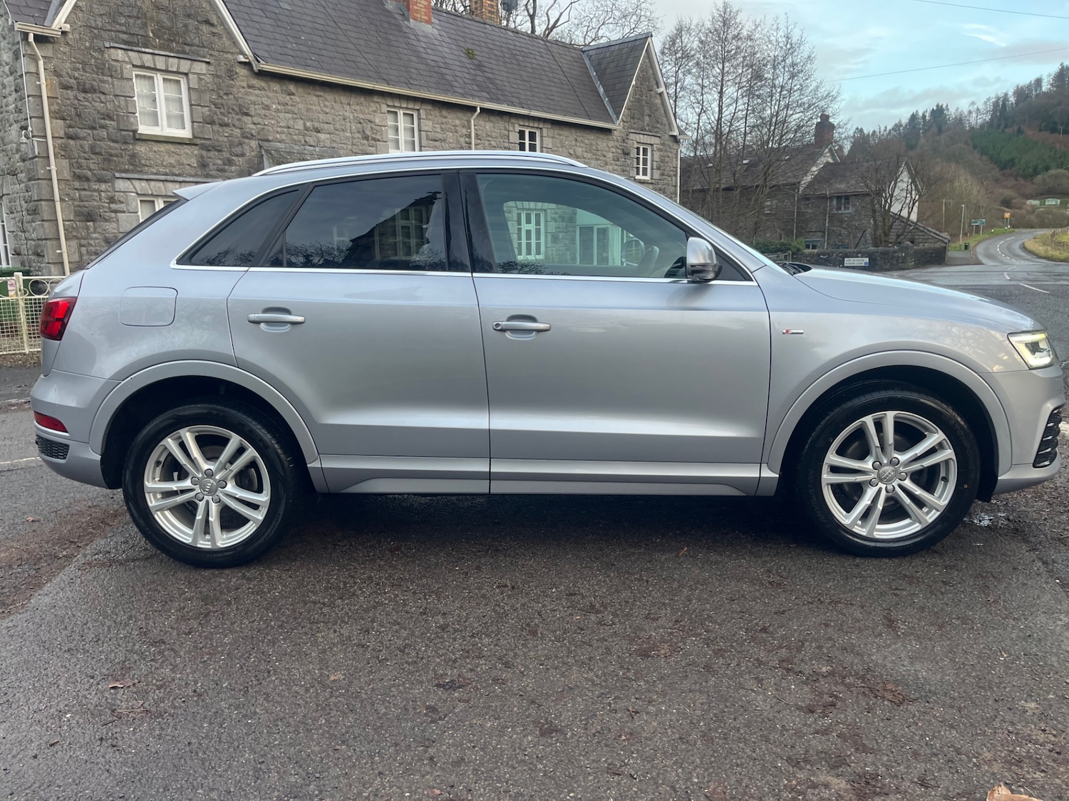 Used Audi Q3 2016 for sale - 77536112: Photo 2