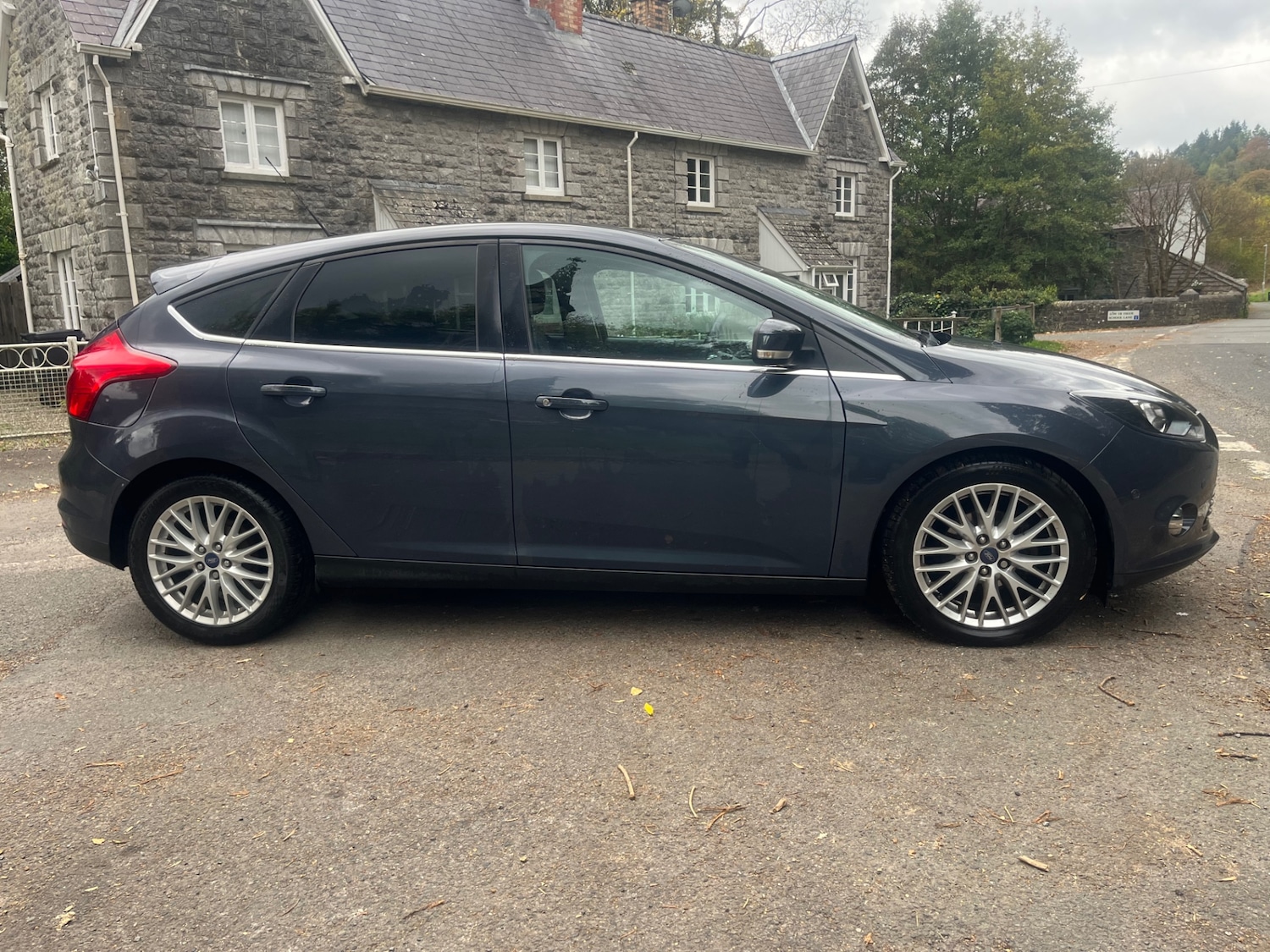 Used Ford Focus 2014 for sale - 76383110: Photo 2