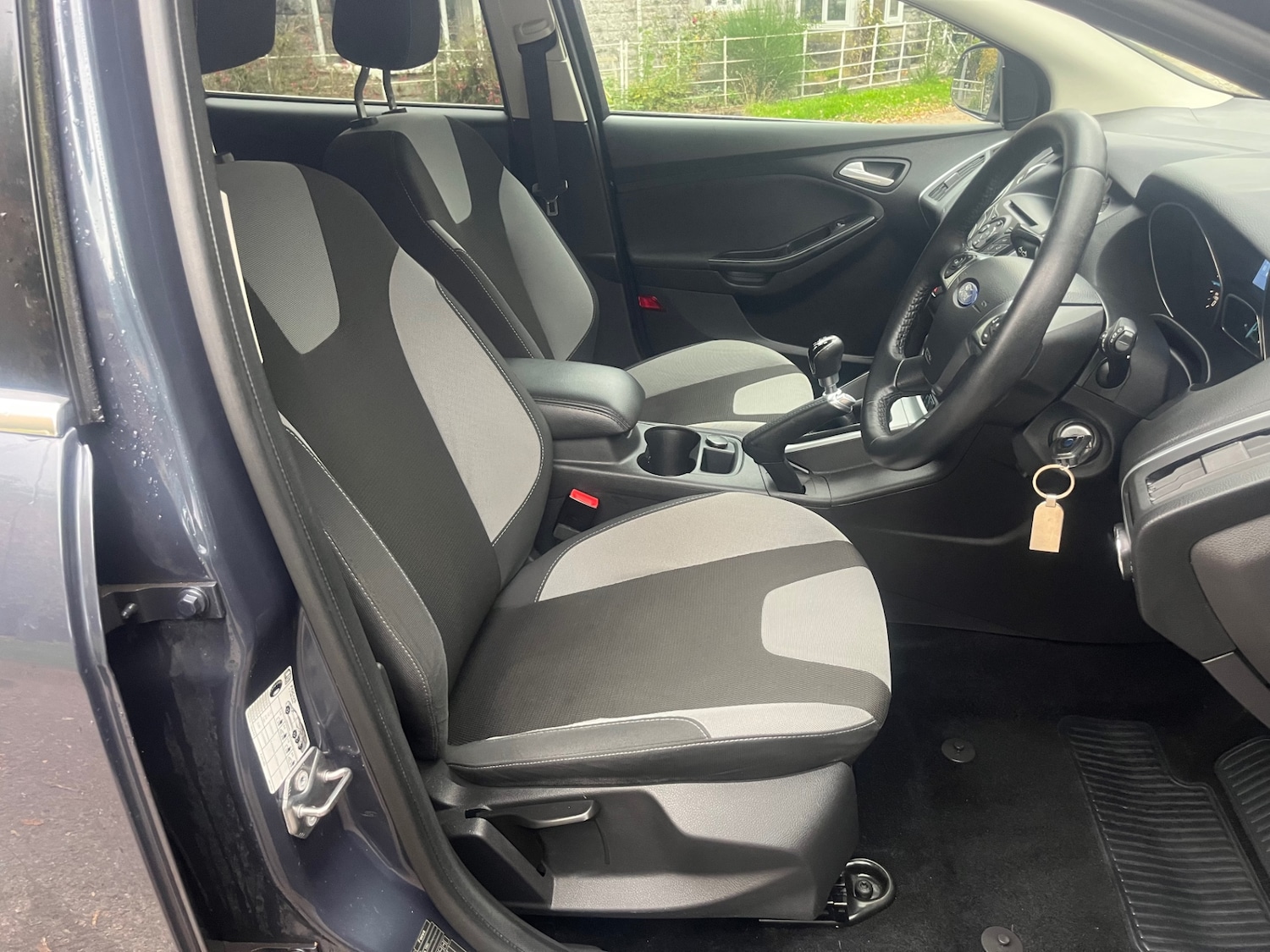 Used Ford Focus 2014 for sale - 76383110: Photo 8