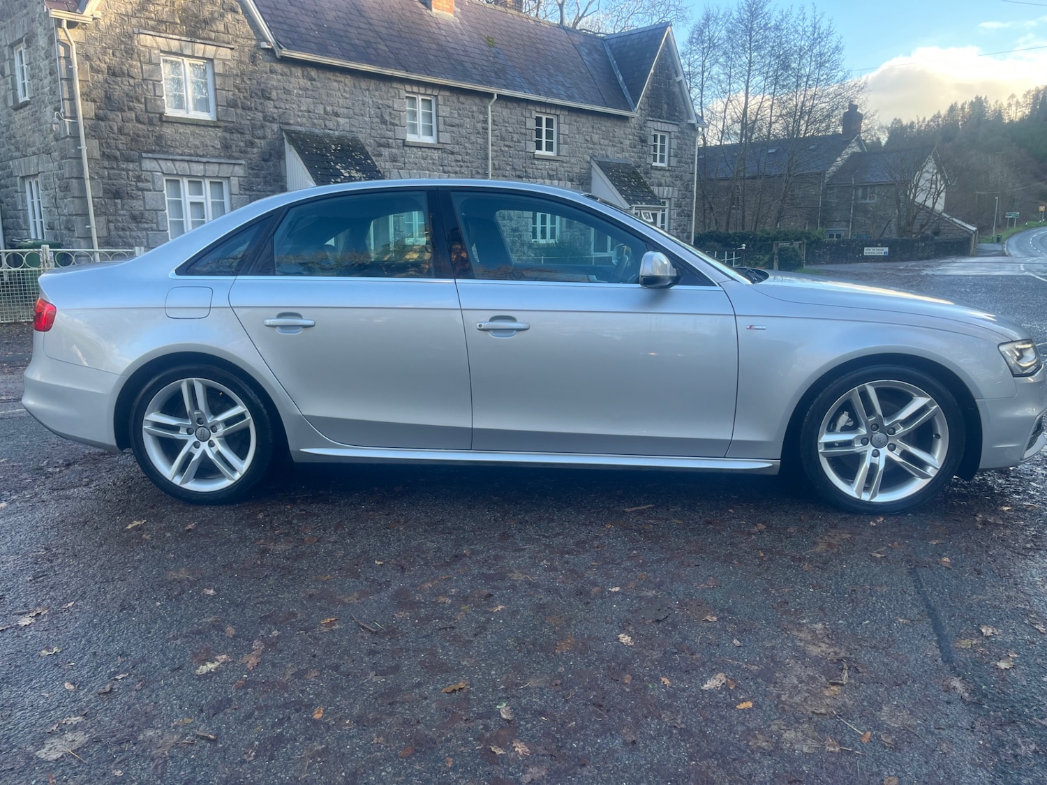 Used Audi A4 2014 for sale - 76757403: Photo 2