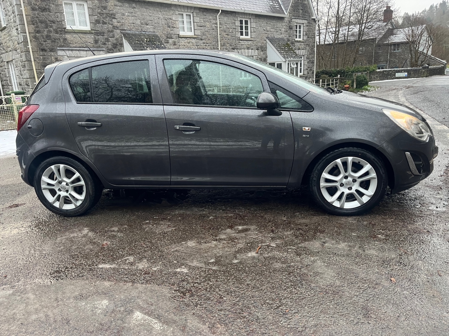 Used Vauxhall Corsa 2011 for sale - 77210699: Photo 3