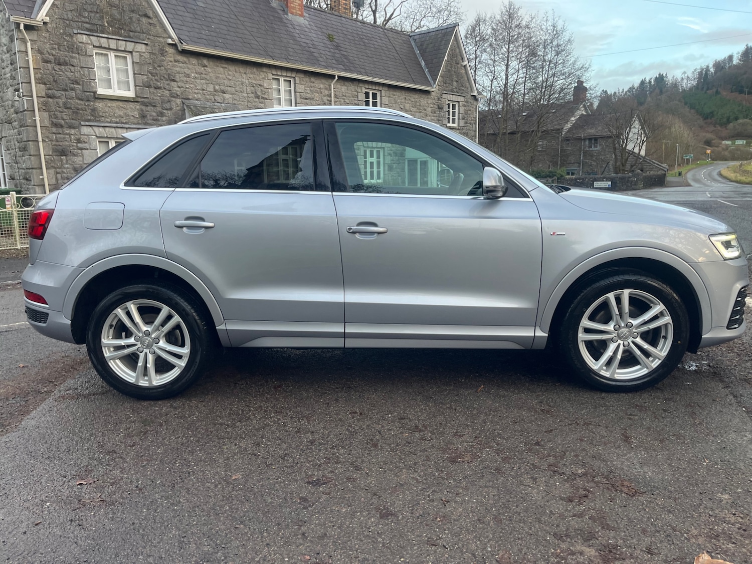 Used Audi Q3 2016 for sale - 77984973: Photo 2