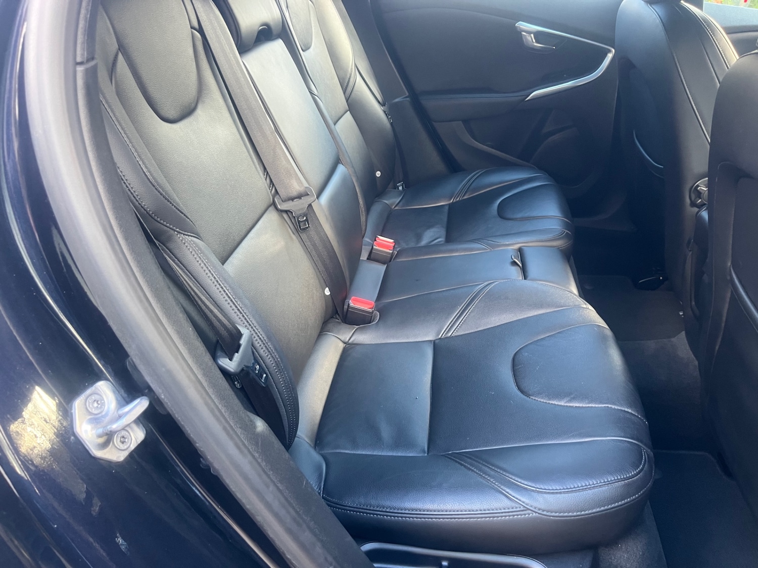 Used Volvo V40 2015 for sale - 76749065: Photo 11