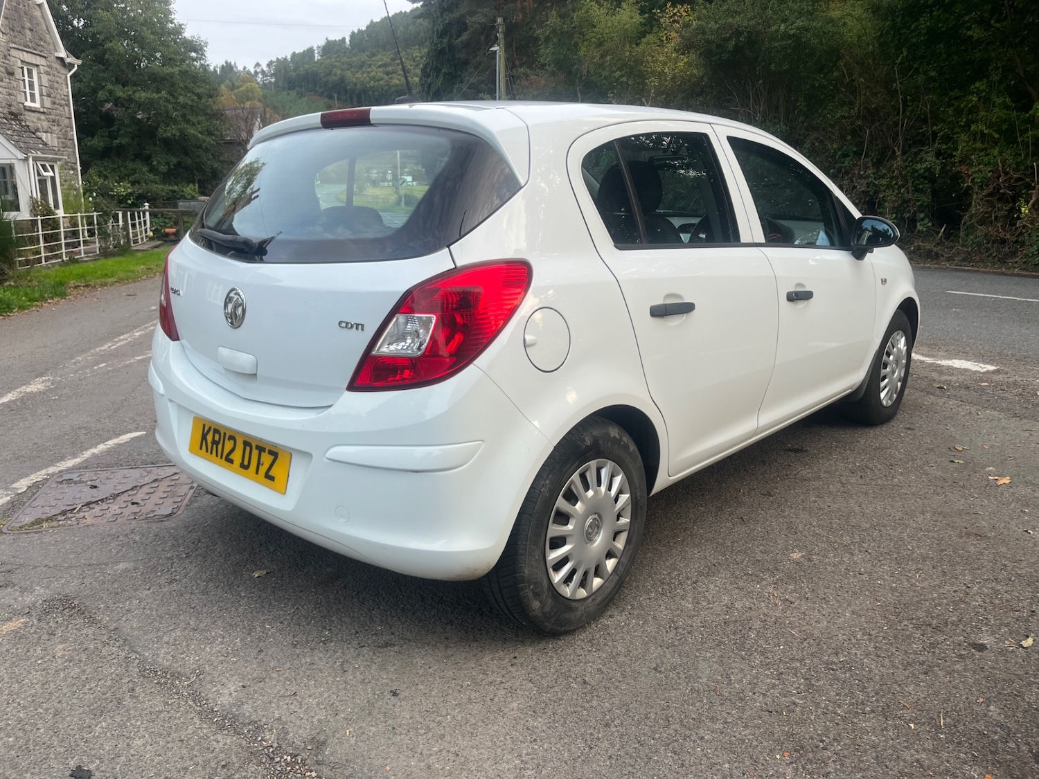 Used Vauxhall Corsa 2012 for sale - 76211069: Photo 2