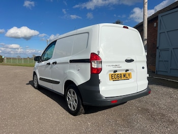 Used Ford Transit Courier 2018 for sale - 79158427: Photo