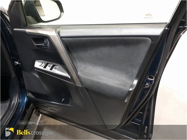 Used Toyota RAV4 2018 for sale - 77157123: Photo 31