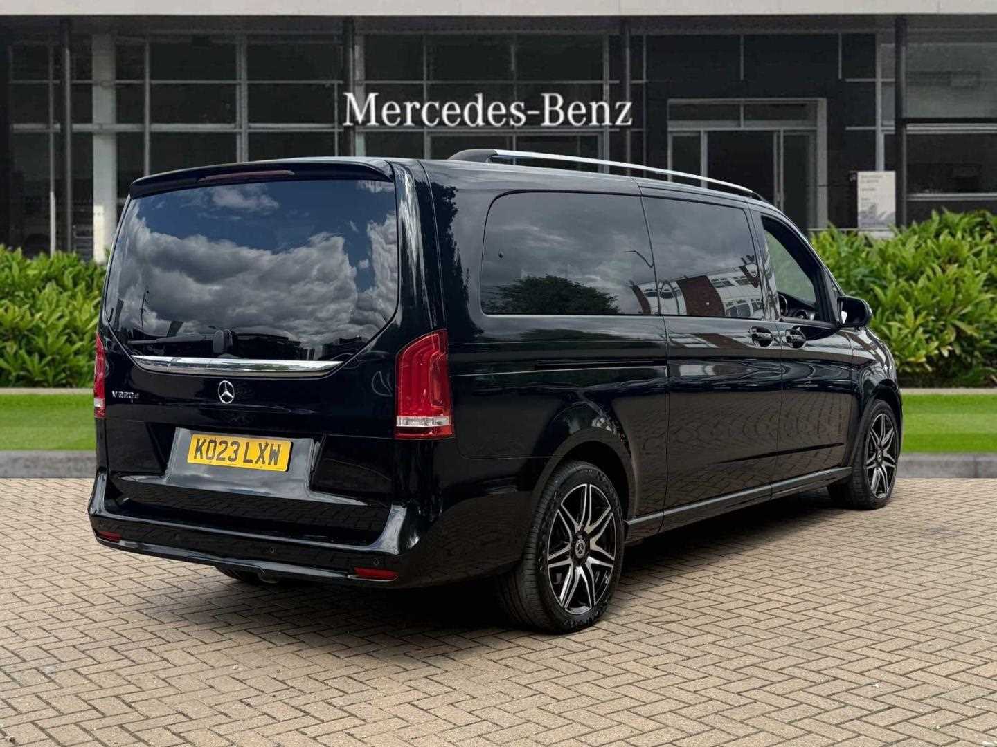 Used Mercedes-Benz V-Class 2023 for sale - 76063323: Photo 13