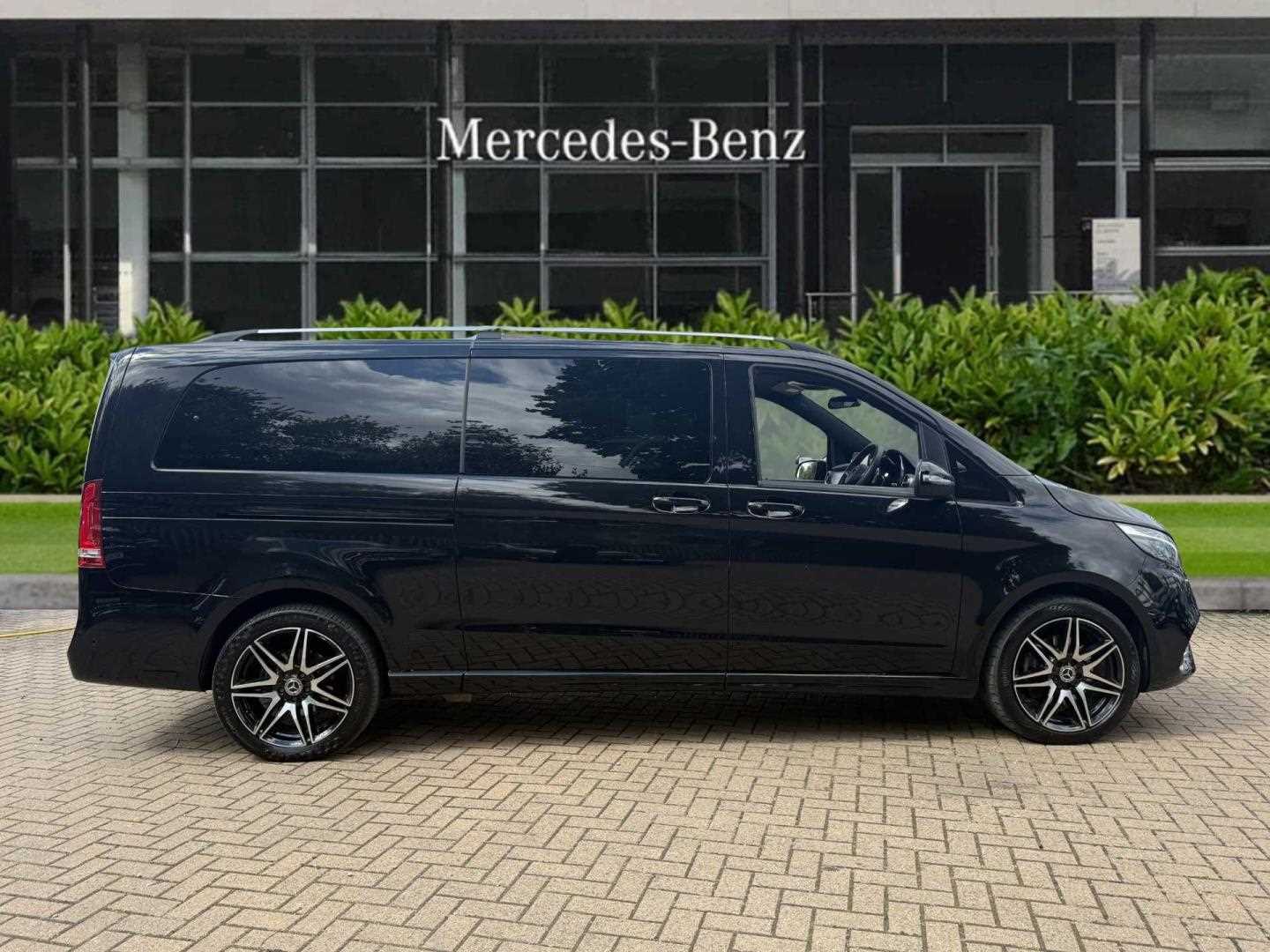 Used Mercedes-Benz V-Class 2023 for sale - 76063323: Photo 14