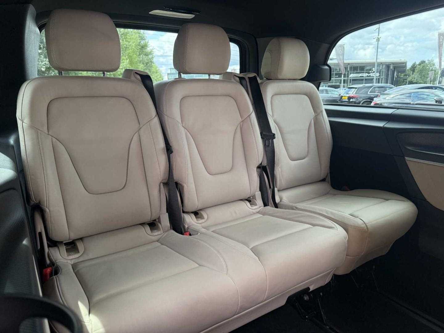 Used Mercedes-Benz V-Class 2023 for sale - 76063323: Photo 35