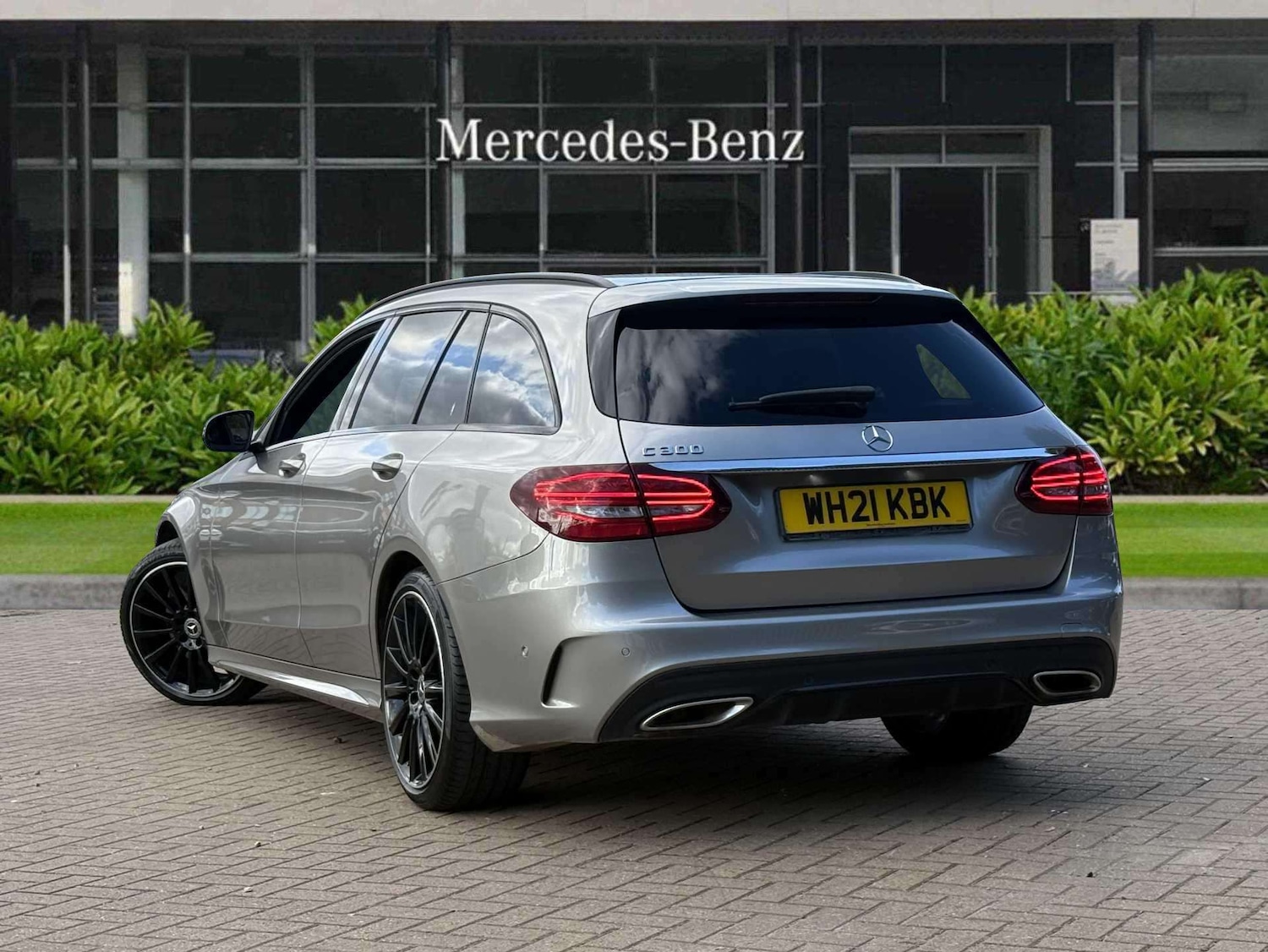 Used Mercedes-Benz C-Class 2021 for sale - 76075256: Photo 2