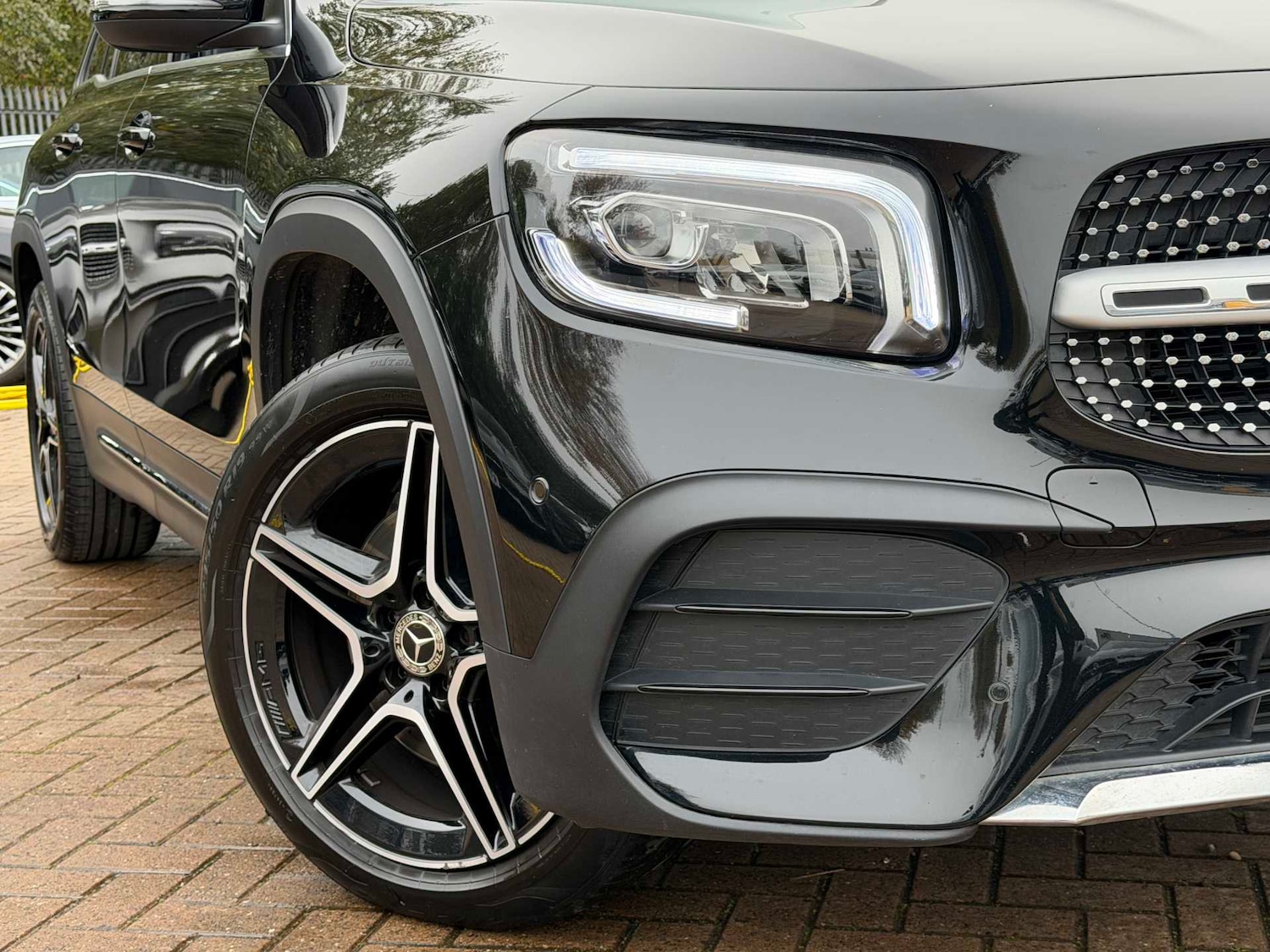 Used Mercedes-Benz GLB 2023 for sale - 76373819: Photo 3