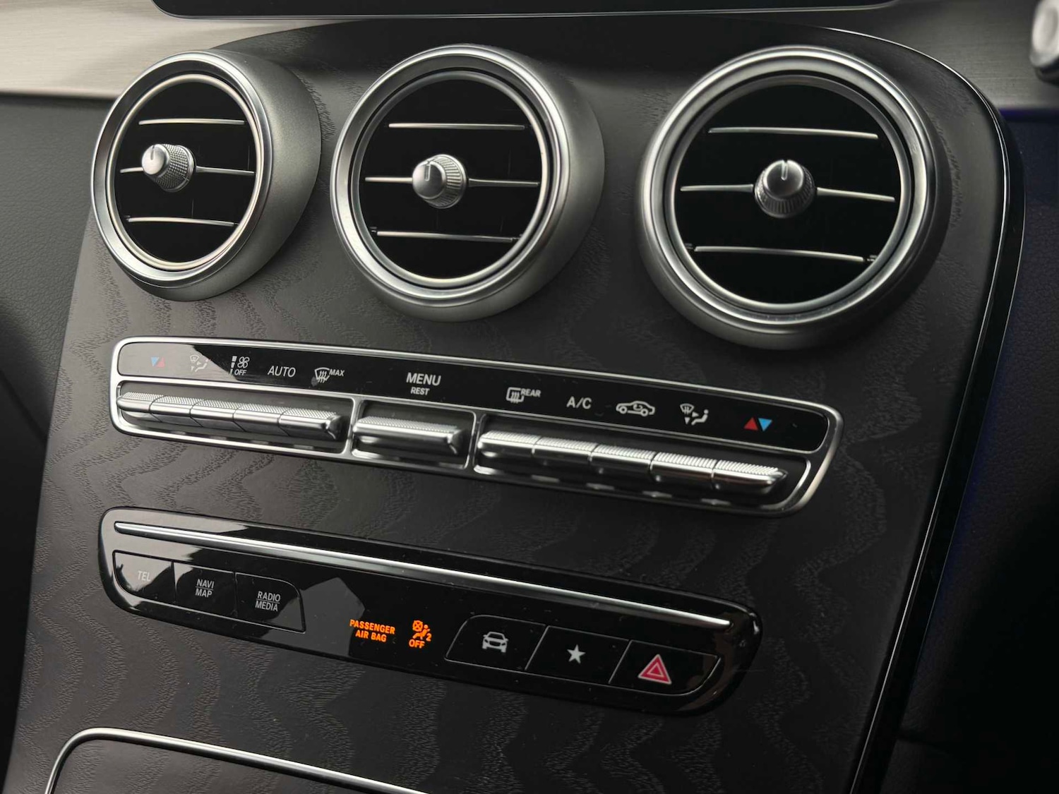 Used Mercedes-Benz GLC 2023 for sale - 76515656: Photo 29