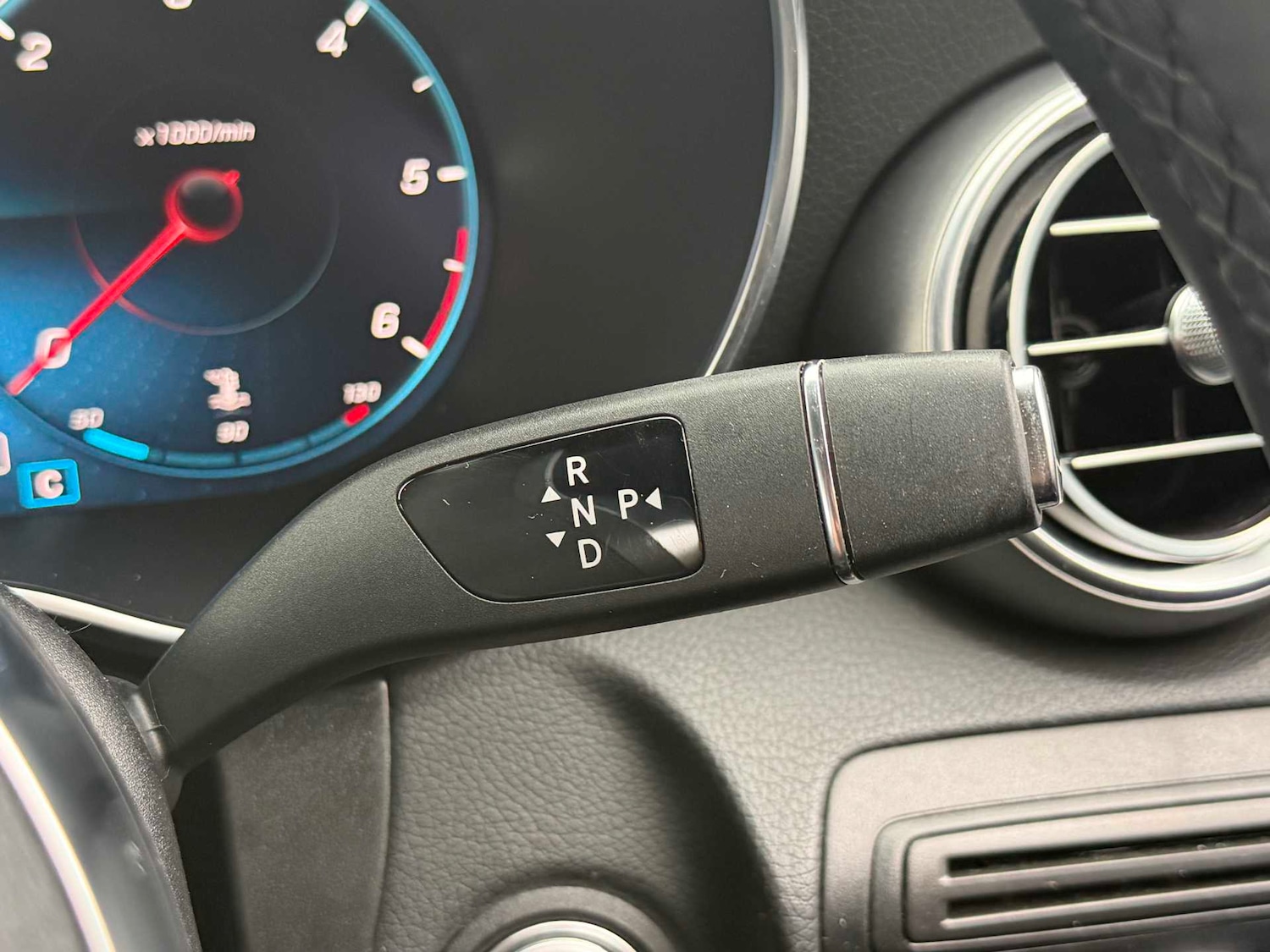 Used Mercedes-Benz GLC 2023 for sale - 76515656: Photo 32