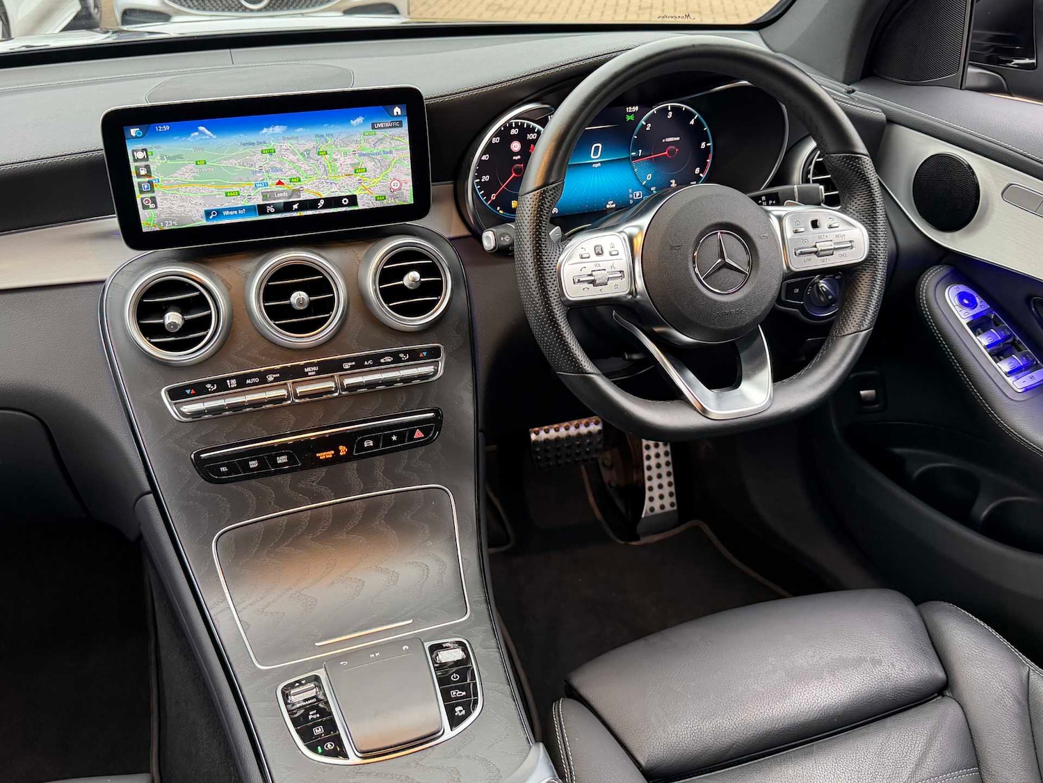 Used Mercedes-Benz GLC 2023 for sale - 76515656: Photo 4