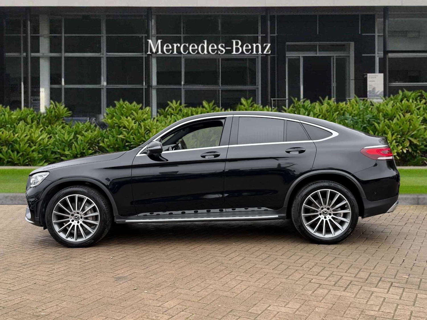 Used Mercedes-Benz GLC 2023 for sale - 76515656: Photo 8