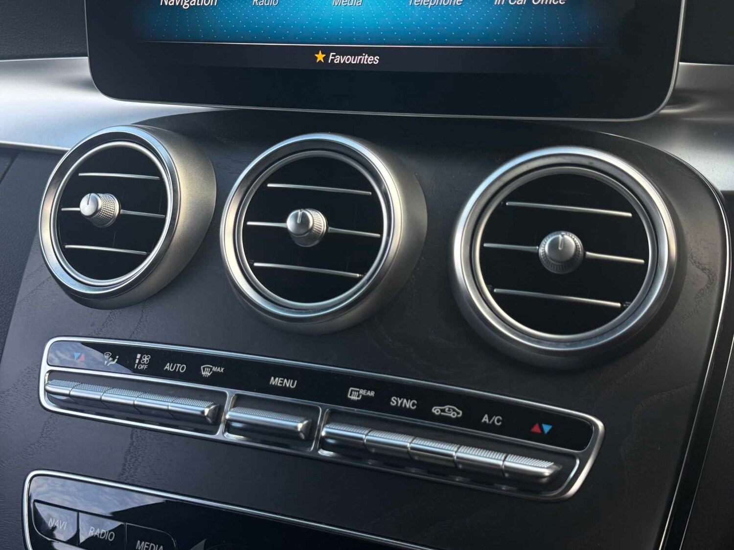 Used Mercedes-Benz C Class 2020 for sale - 76316109: Photo 29