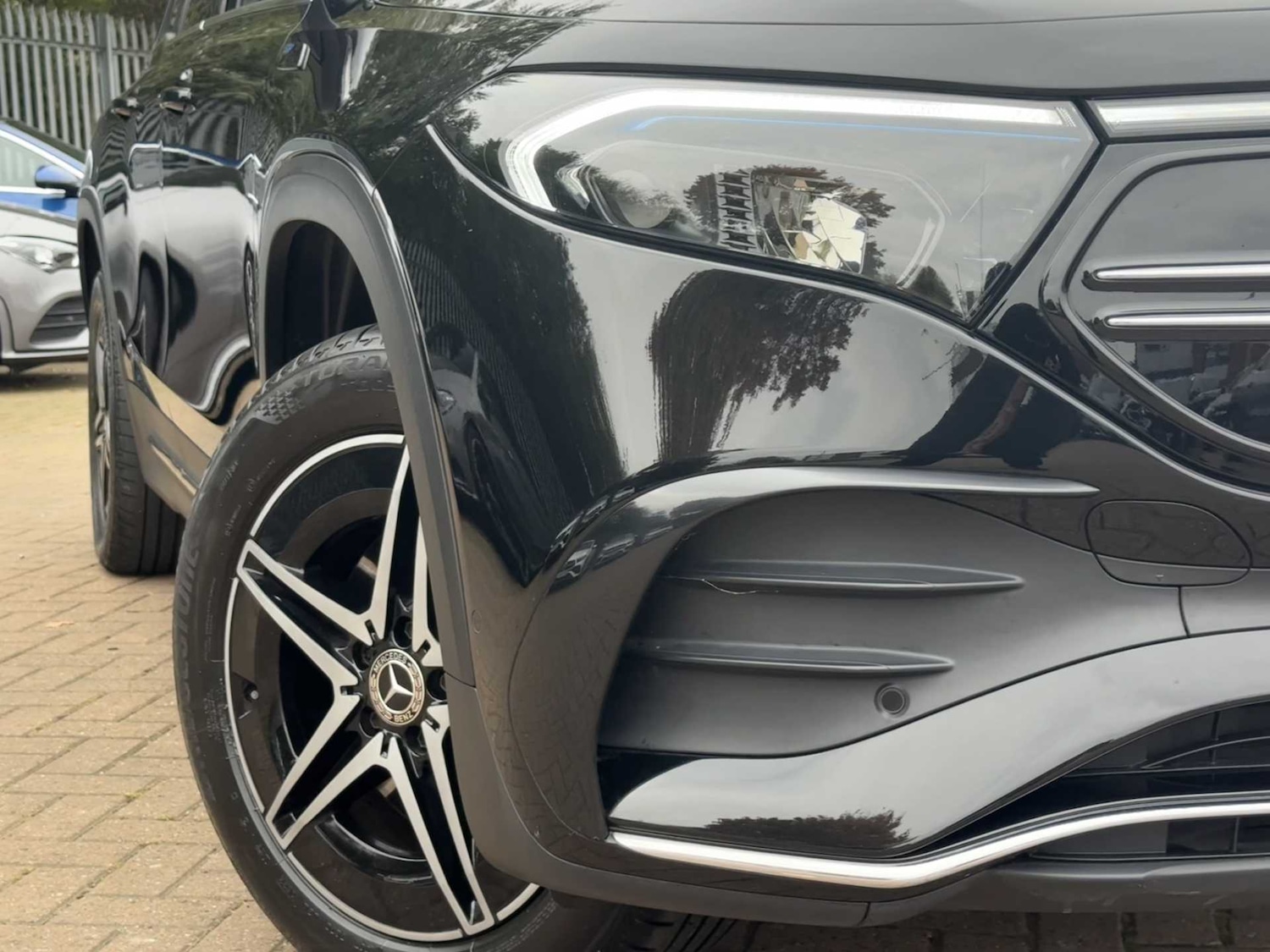 Used Mercedes-Benz EQB 2022 for sale - 76156141: Photo 3