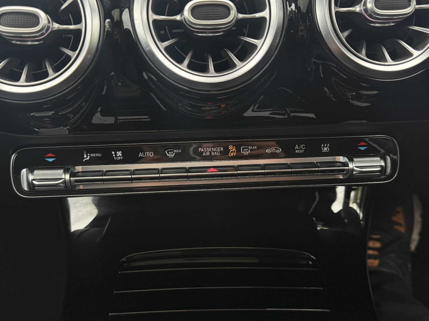 Used Mercedes-Benz CLA 2020 for sale - 76435632: Photo 28