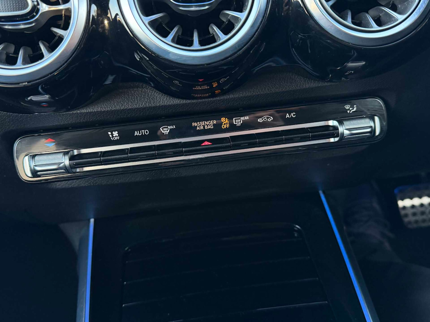 Used Mercedes-Benz GLB 2024 for sale - 76501789: Photo 29