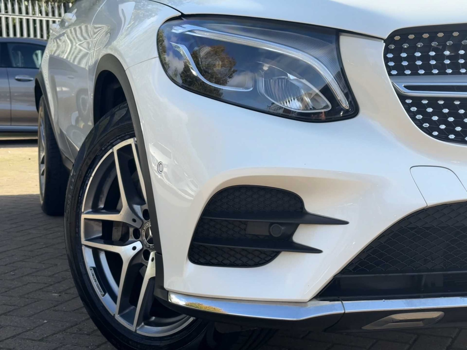 Used Mercedes-Benz GLC 2019 for sale - 76113315: Photo 3