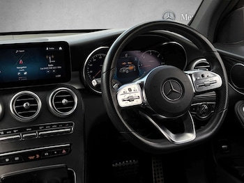 Used Mercedes-Benz GLC 2019 for sale - 77928511: Photo