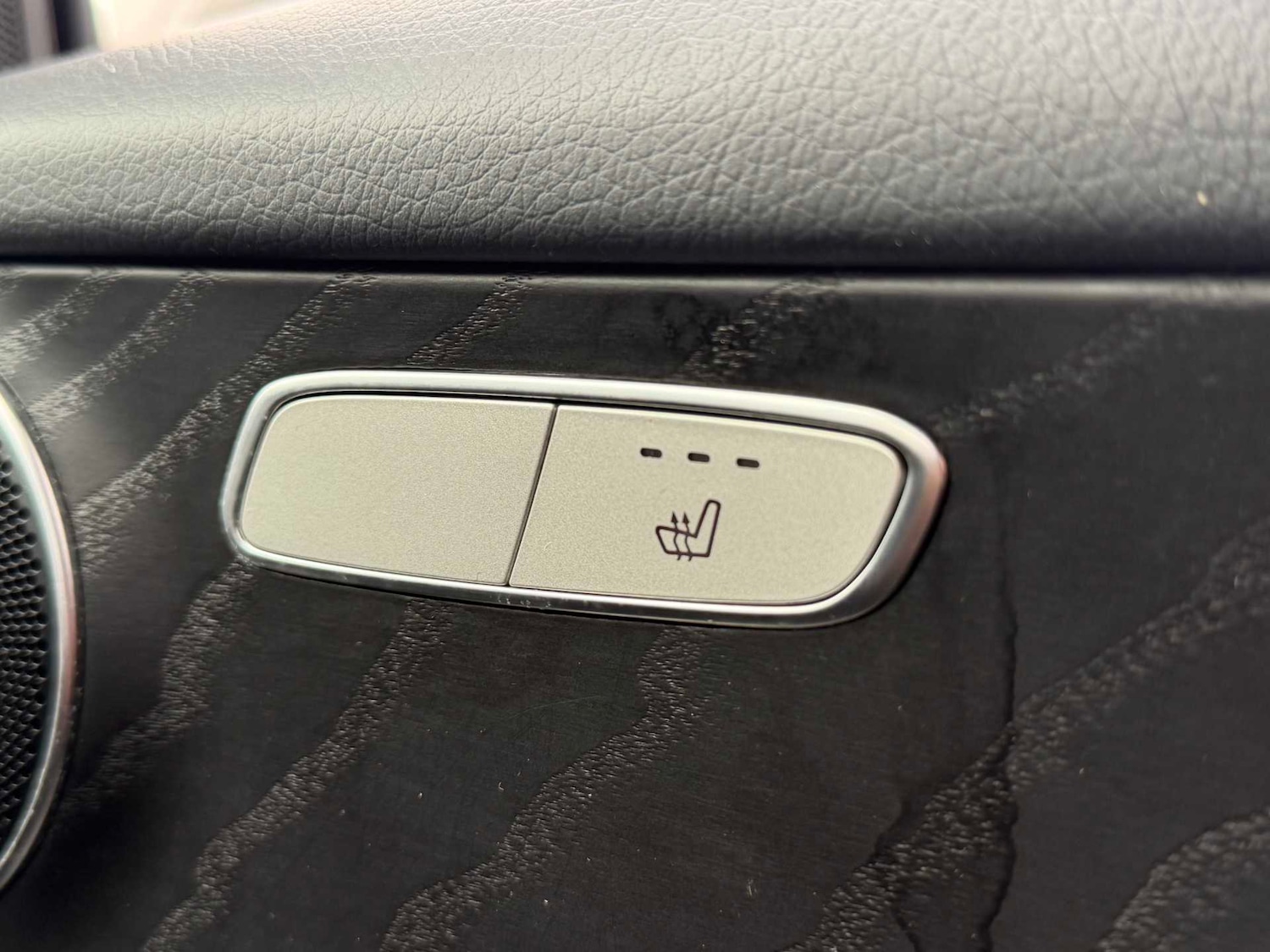 Used Mercedes-Benz GLC 2019 for sale - 76564567: Photo 32