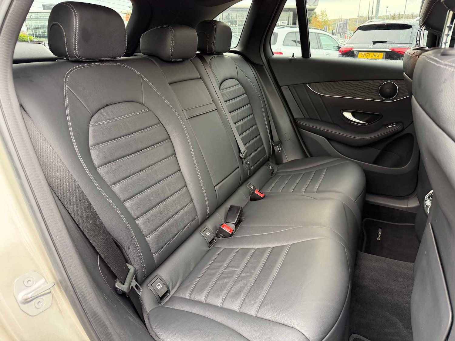 Used Mercedes-Benz GLC 2019 for sale - 76564567: Photo 35