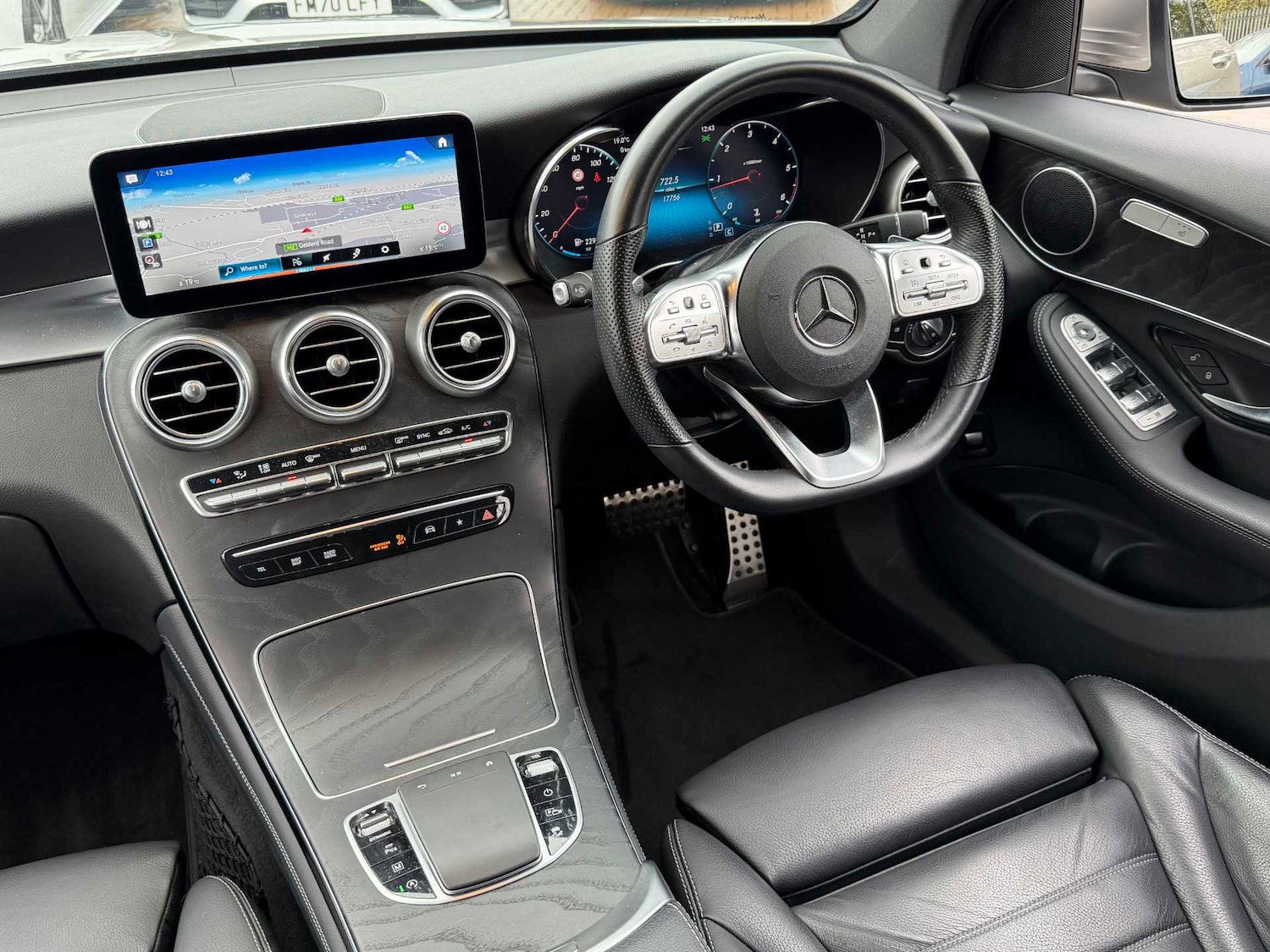 Used Mercedes-Benz GLC 2019 for sale - 76564567: Photo 4