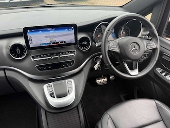 Used Mercedes-Benz V-Class 2023 for sale - 75366477: Photo