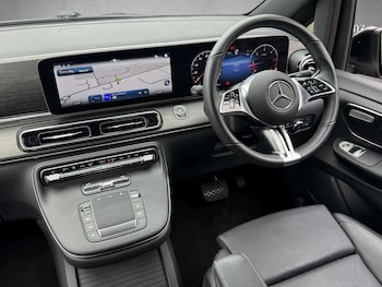 Used Mercedes-Benz V-Class 2025 for sale - 78869511: Photo