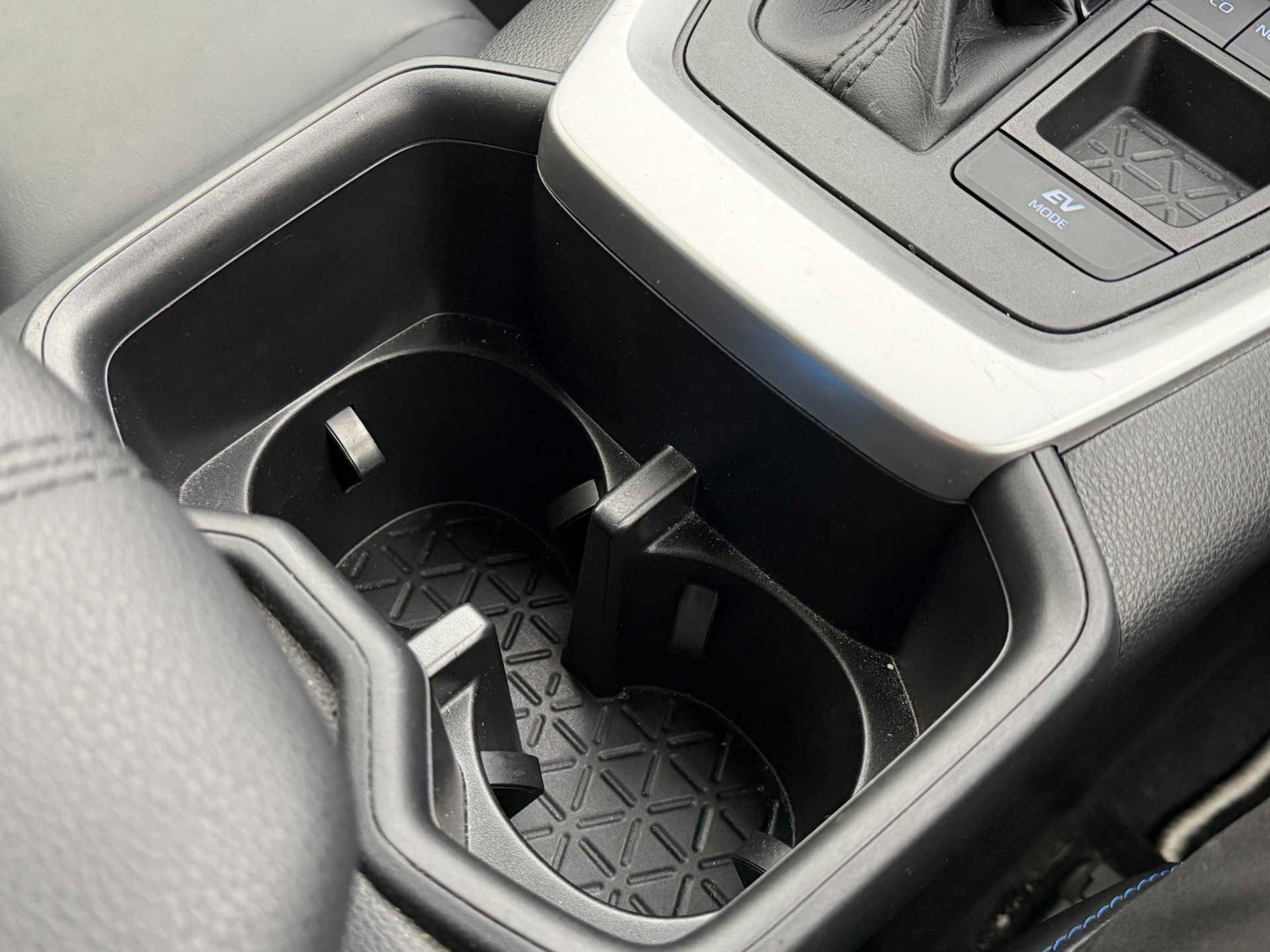 Used Toyota RAV4 2022 for sale - 77361396: Photo 31