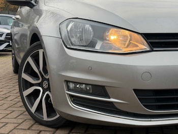 Used Volkswagen Golf 2015 for sale - 77068523: Photo
