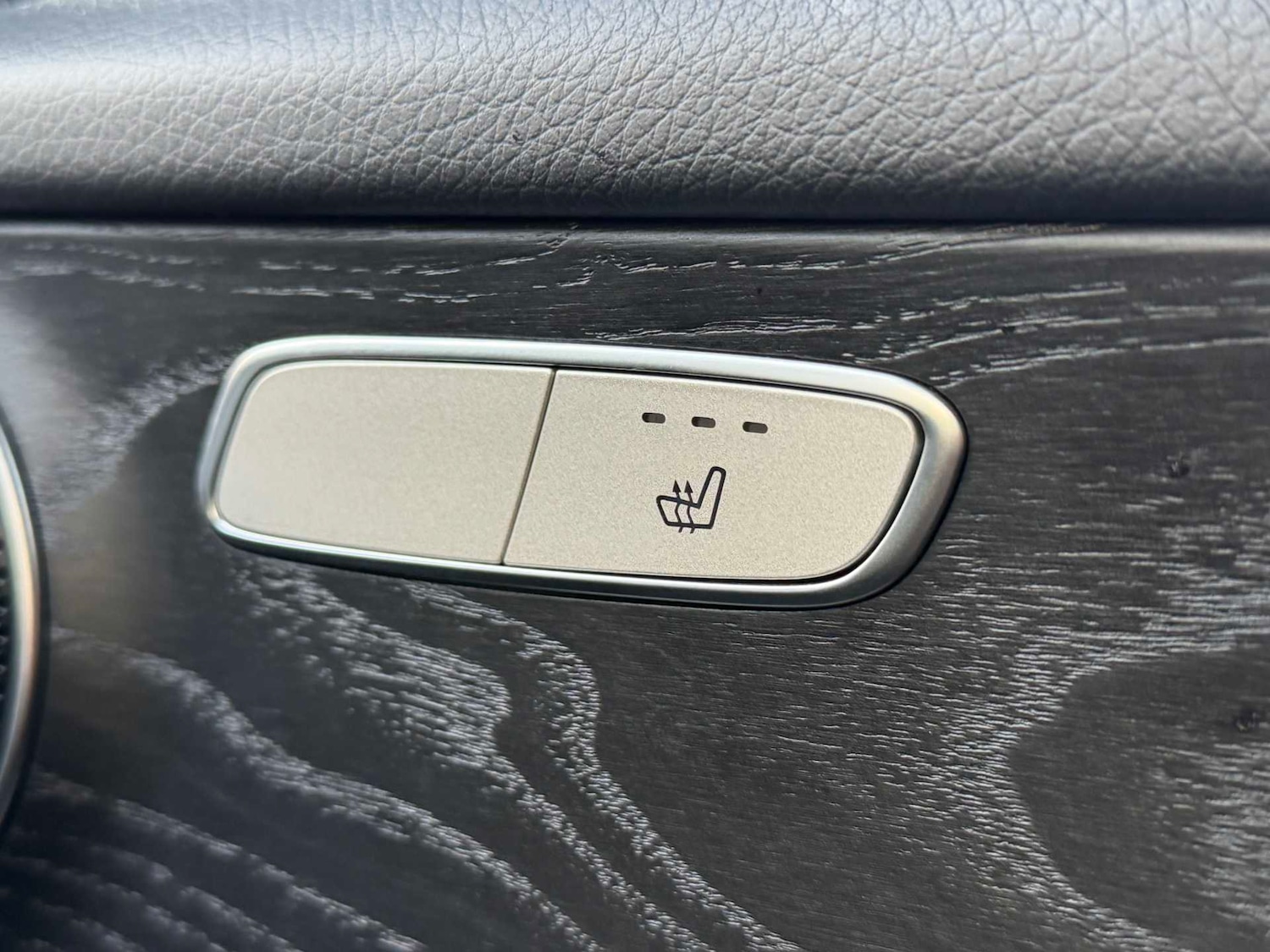 Used Mercedes-Benz GLC 2019 for sale - 76540797: Photo 31