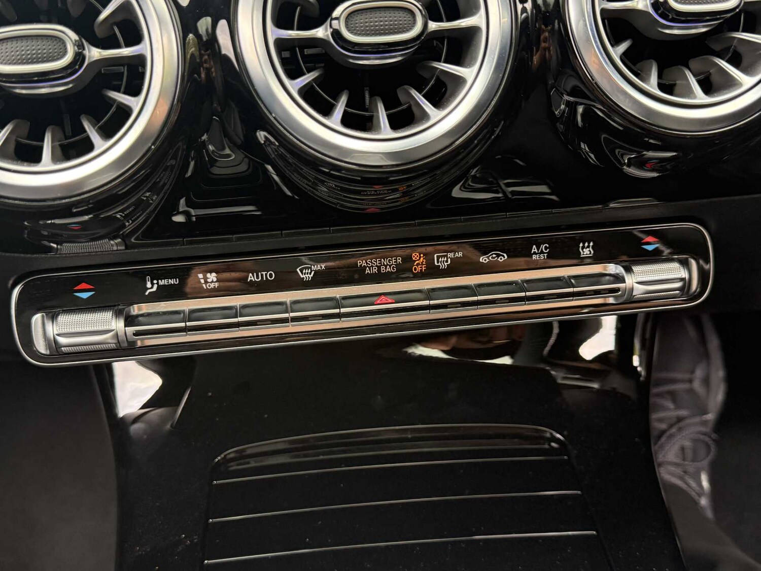 Used Mercedes-Benz CLA 2024 for sale - 75917828: Photo 30