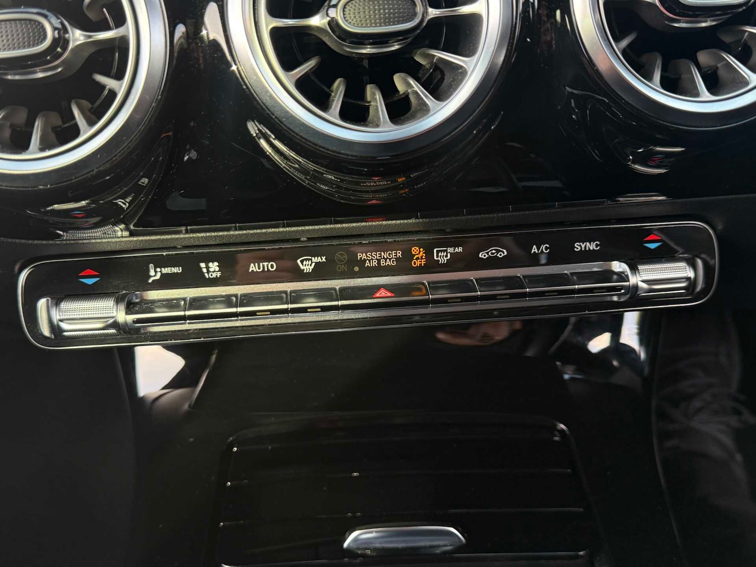 Used Mercedes-Benz CLA 2022 for sale - 76351600: Photo 29