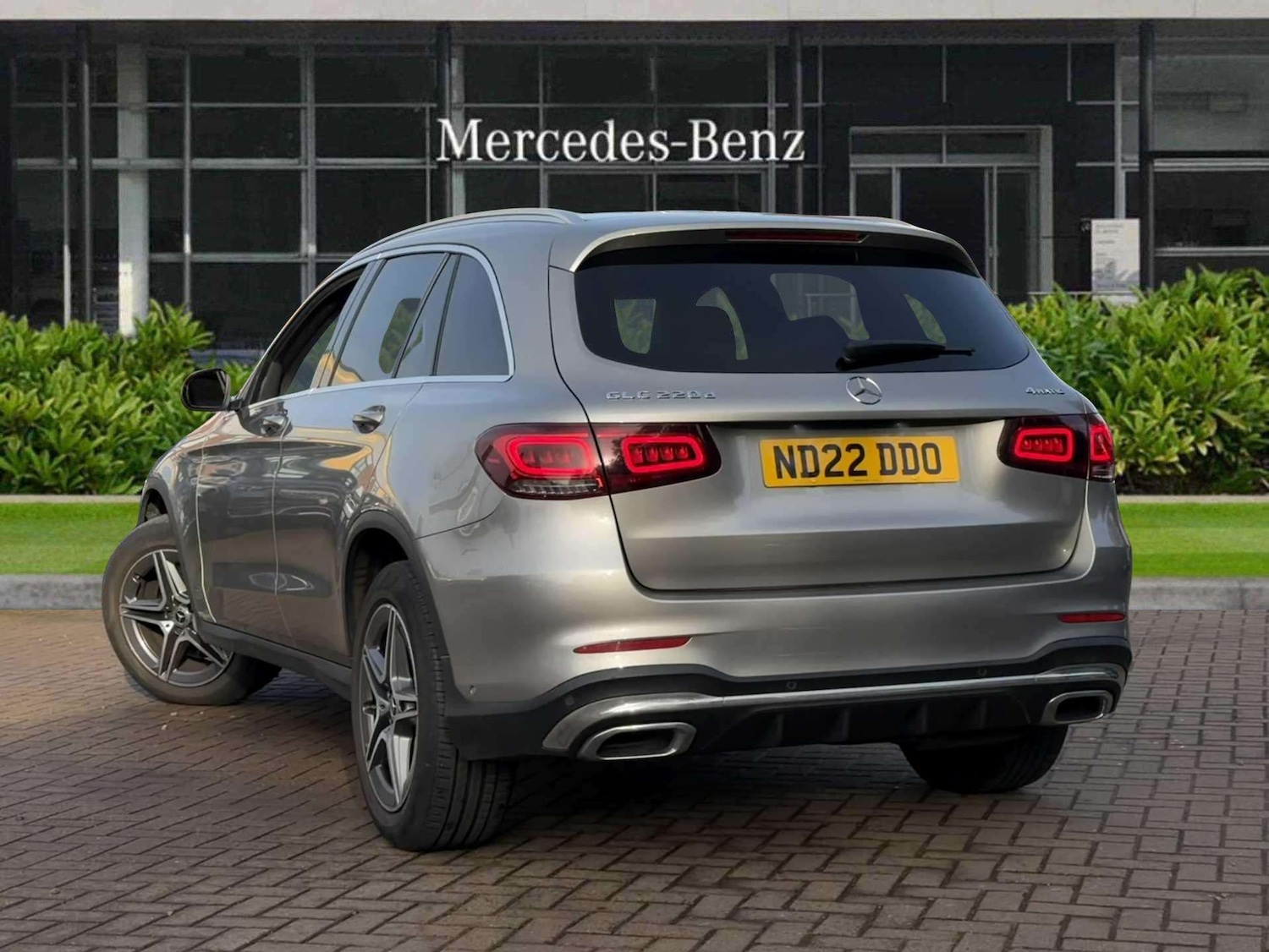 Used Mercedes-Benz GLC 2022 for sale - 76411207: Photo 2