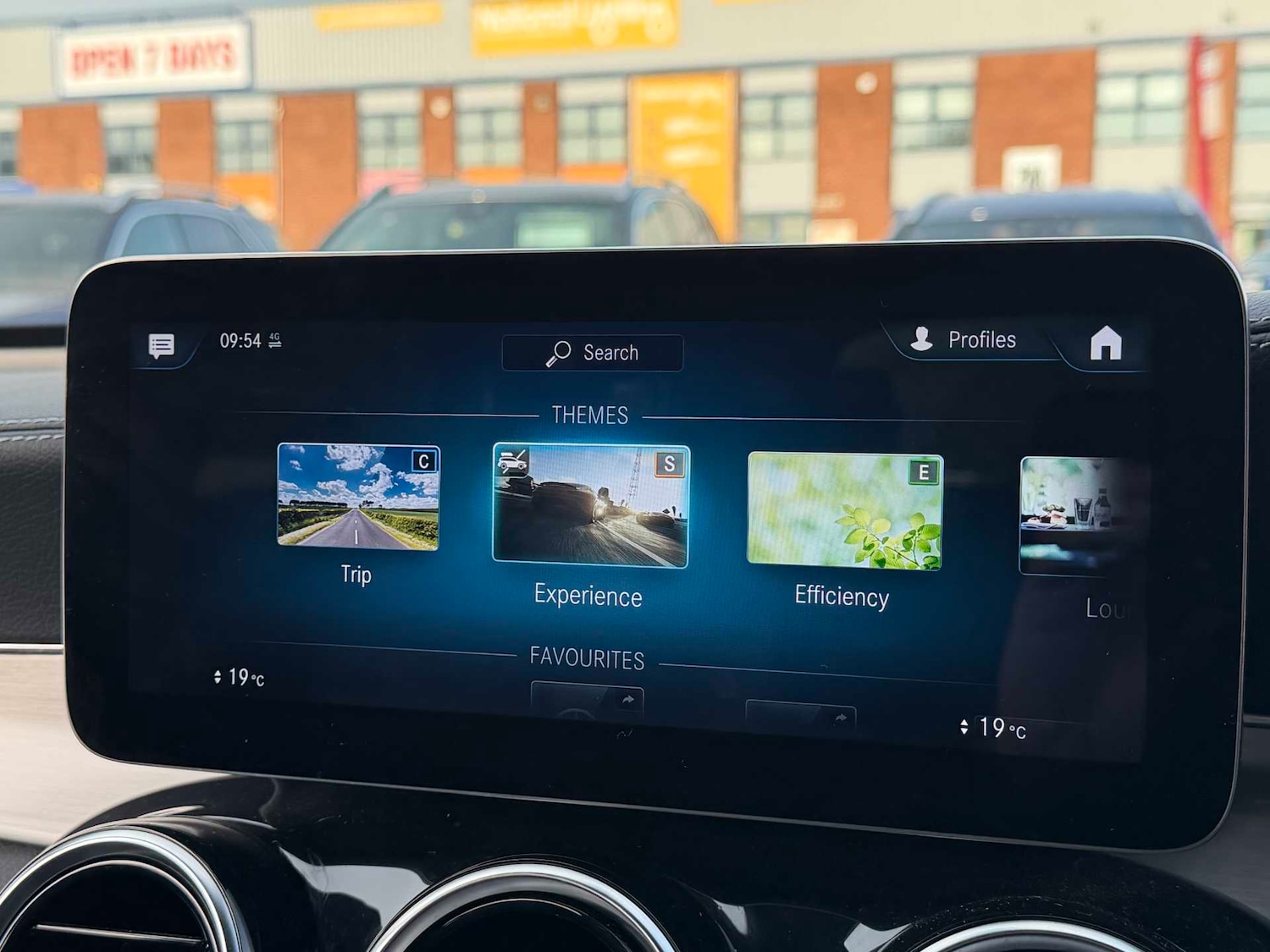 Used Mercedes-Benz GLC 2022 for sale - 76411207: Photo 27