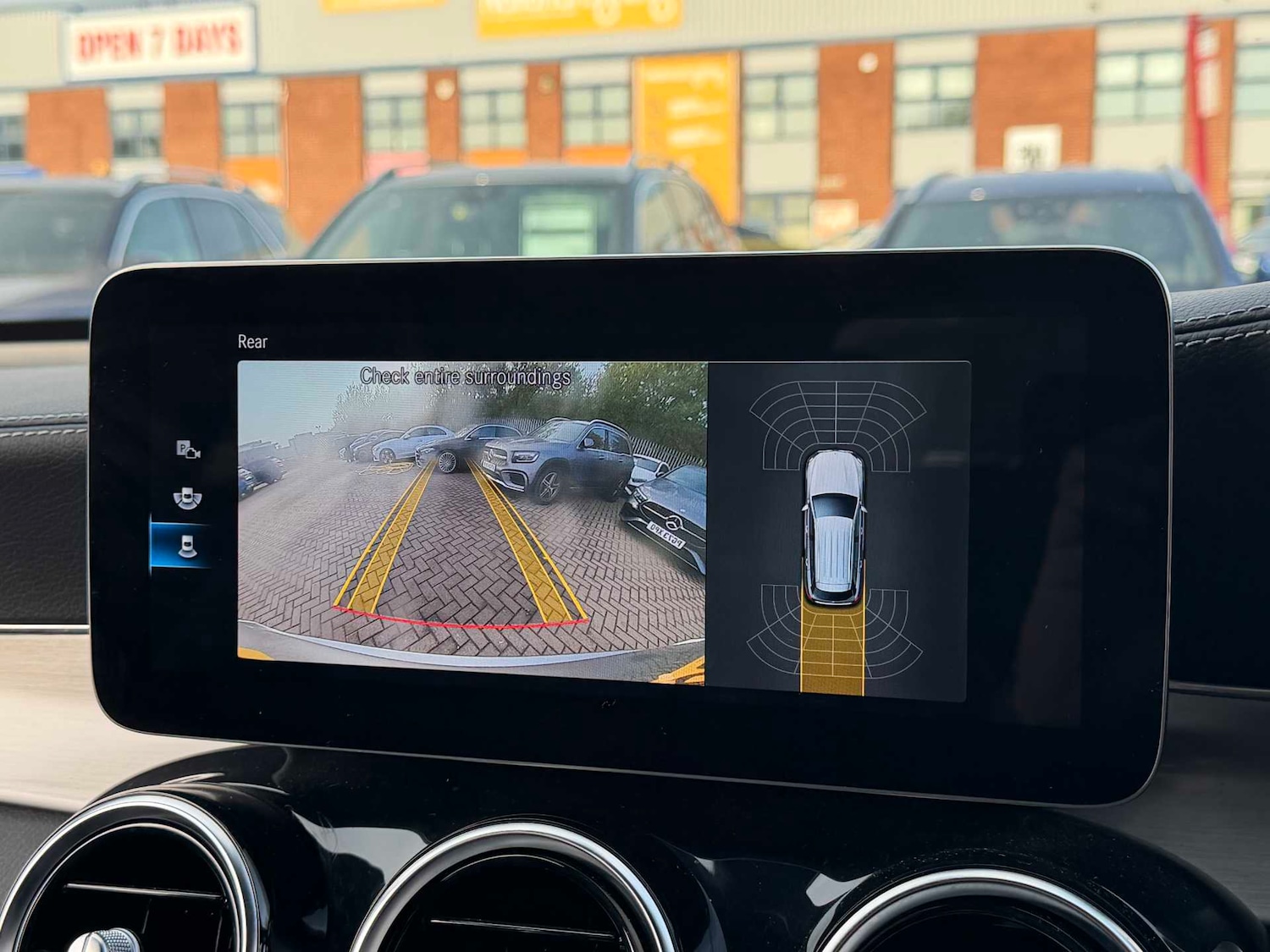 Used Mercedes-Benz GLC 2022 for sale - 76411207: Photo 28