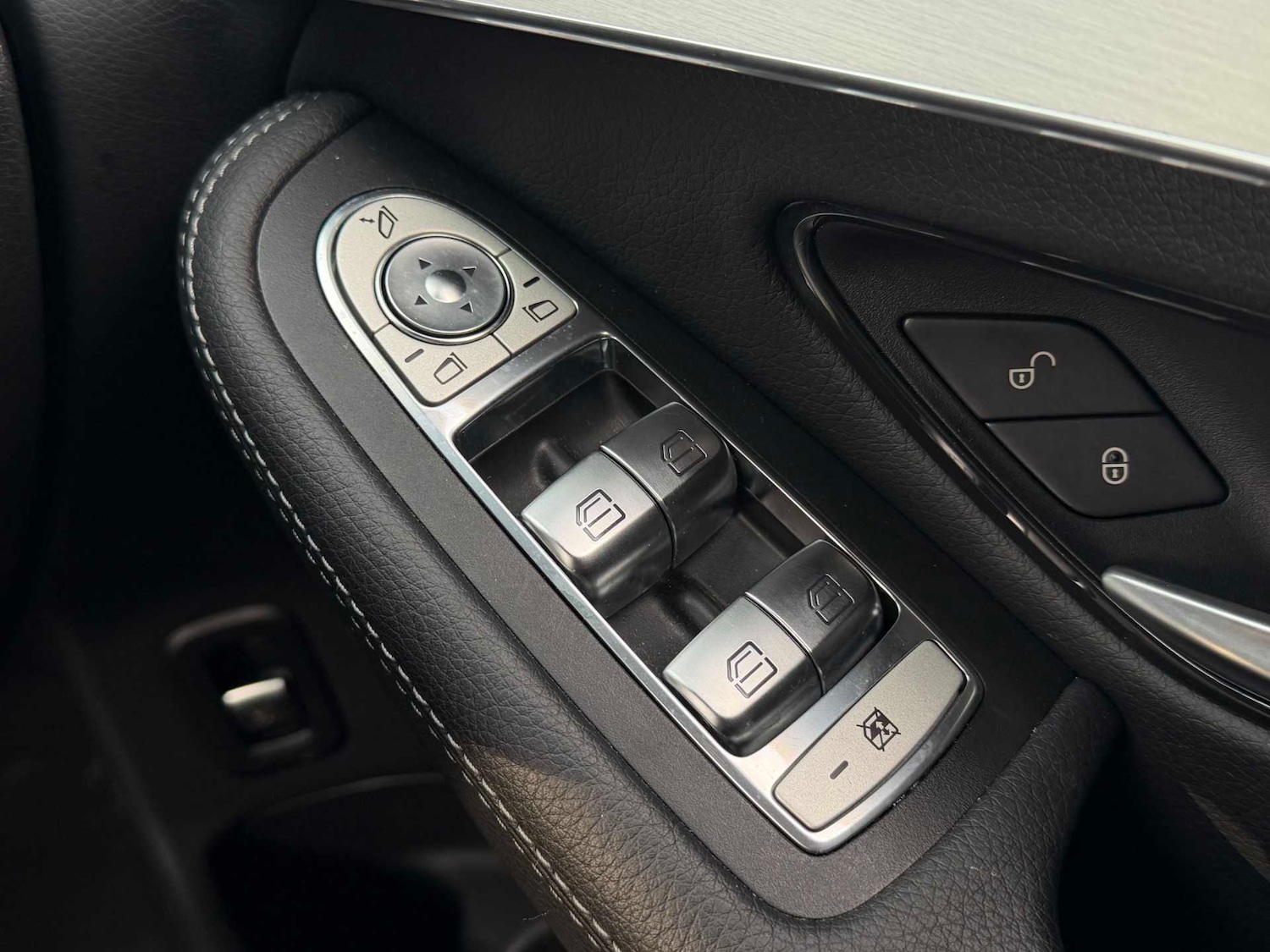 Used Mercedes-Benz GLC 2022 for sale - 76411207: Photo 33