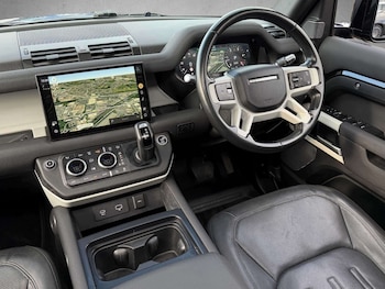 Used Land Rover Defender 2022 for sale - 77842508: Photo