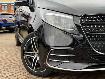Used Mercedes-Benz V-Class 2025 for sale - 77270342: Photo