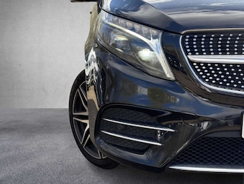 Used Mercedes-Benz V-Class 2023 for sale - 78024046: Photo