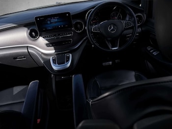 Used Mercedes-Benz V-Class 2023 for sale - 78024046: Photo