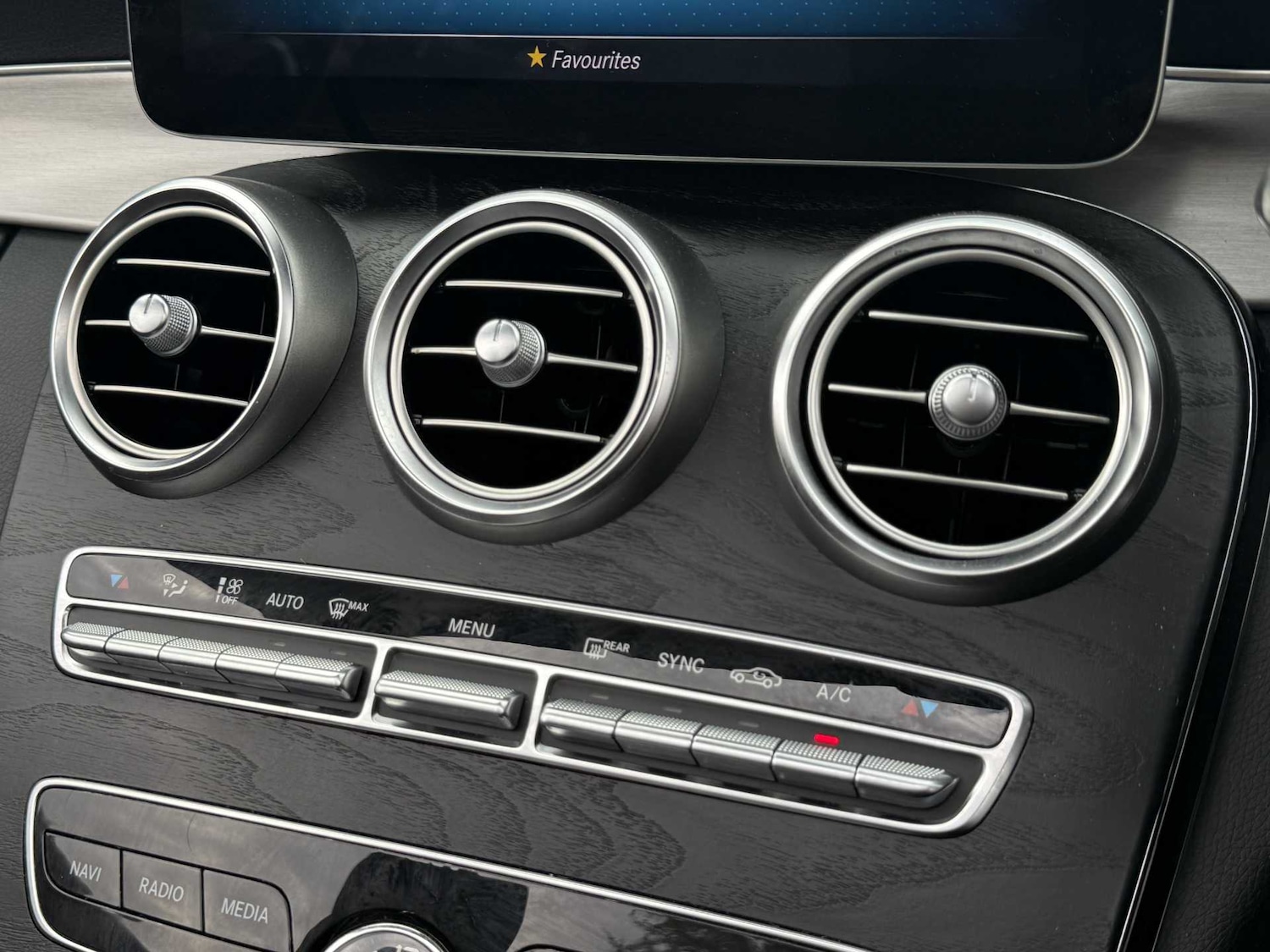 Used Mercedes-Benz C-Class 2019 for sale - 76087953: Photo 26
