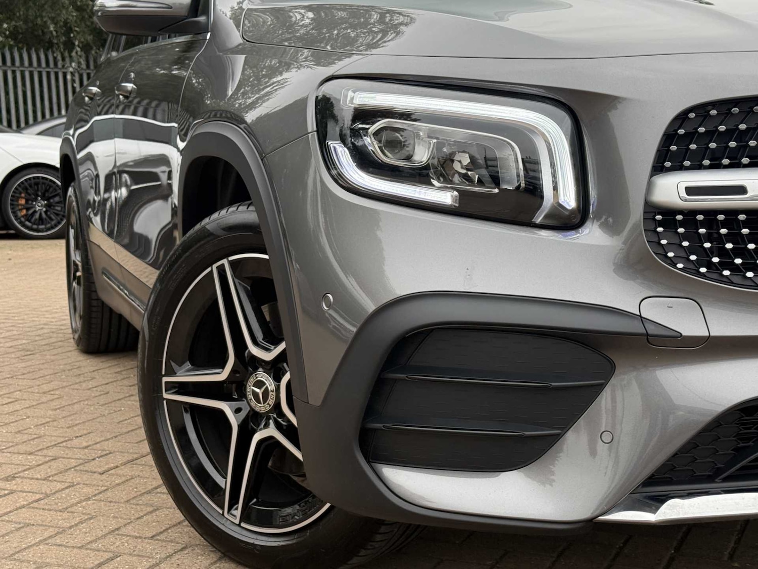 Used Mercedes-Benz GLB 2023 for sale - 76205261: Photo 3