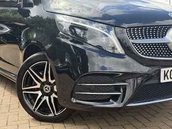 Used Mercedes-Benz V-Class 2023 for sale - 75581070: Photo